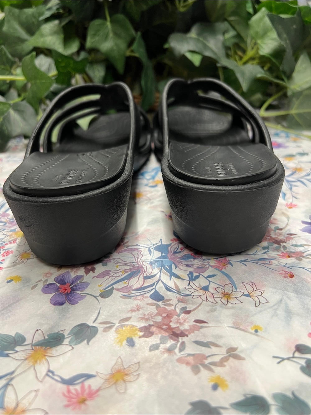 CROCS Black Slip-On Wedge Slide Sandals Size 7 - Picture 10 of 13